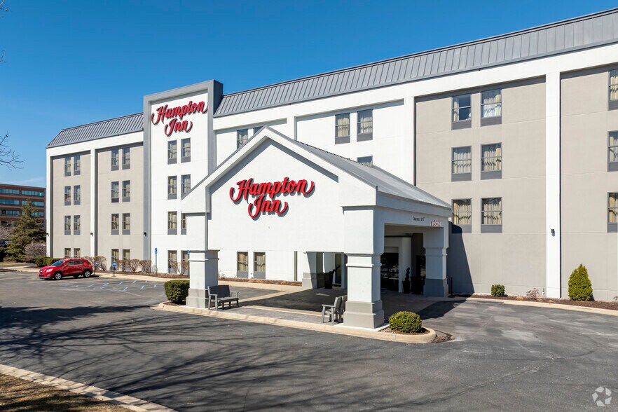 More Photos Of 2500 Coolidge Rd, East Lansing Hotel For Sale