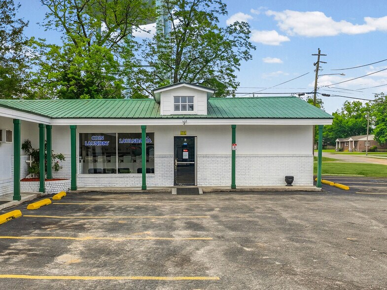 More Photos Of 450 Stephens St, Rochelle Storefront Retail Office For Sale