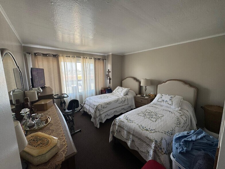 More Photos Of 6275-6277 Mission St, Daly City Storefront Retail Residential For Sale