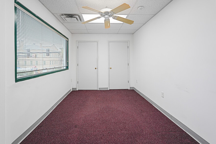 More Photos Of 524 9th St W, Bradenton Office For Lease