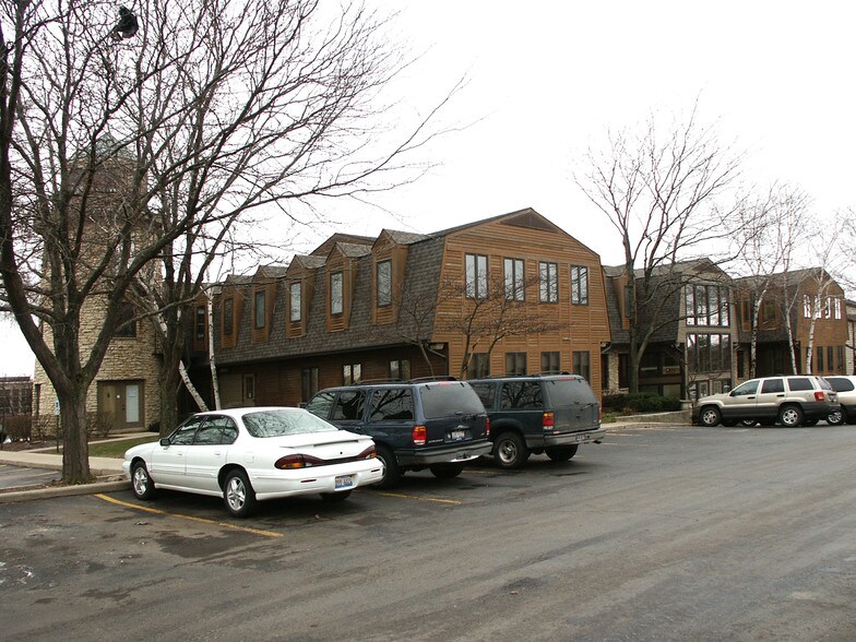 More Photos Of 2000 Larkin Ave, Elgin Medical For Sale