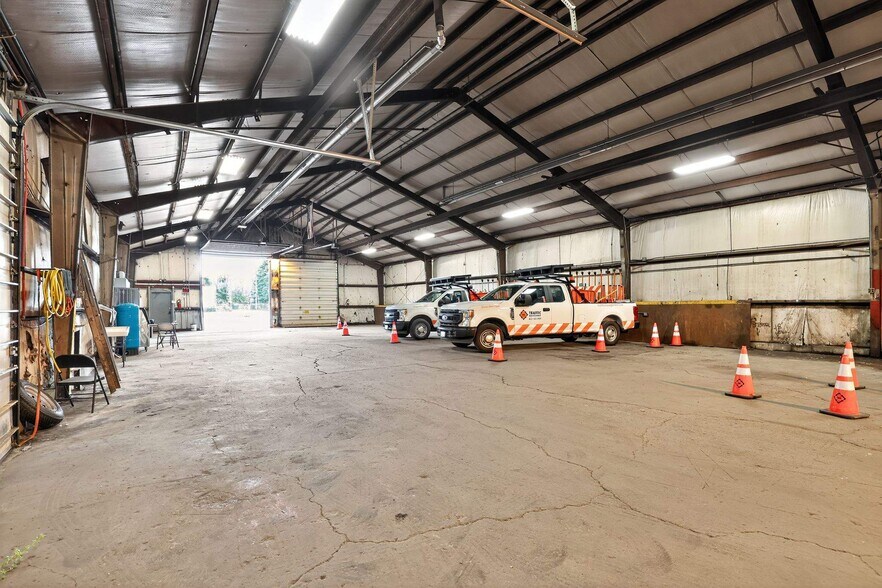 More Photos Of 6700 Morgan Ave, Cleveland Warehouse For Lease