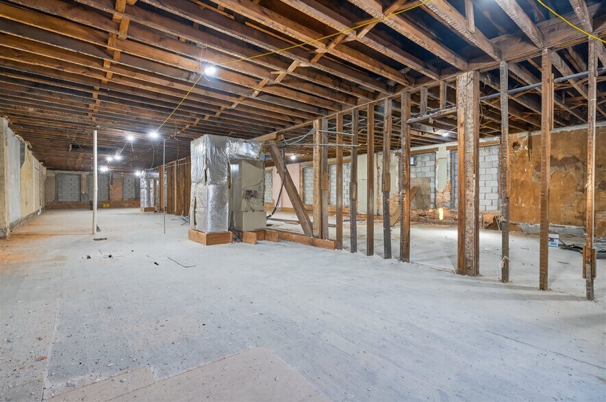 More Photos Of 602 G Ave, Grundy Center Fast Food For Sale