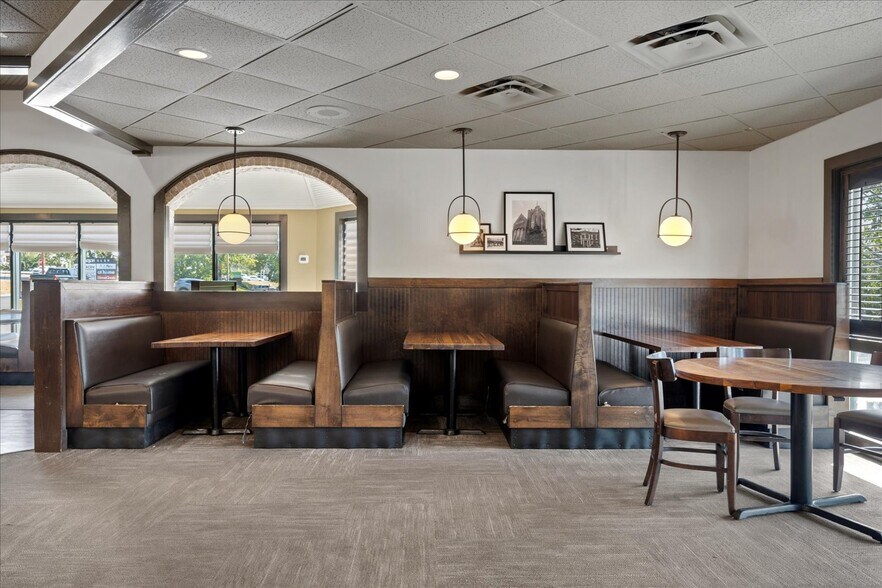 More Photos Of 1202 Murfreesboro Rd, Franklin Restaurant For Lease