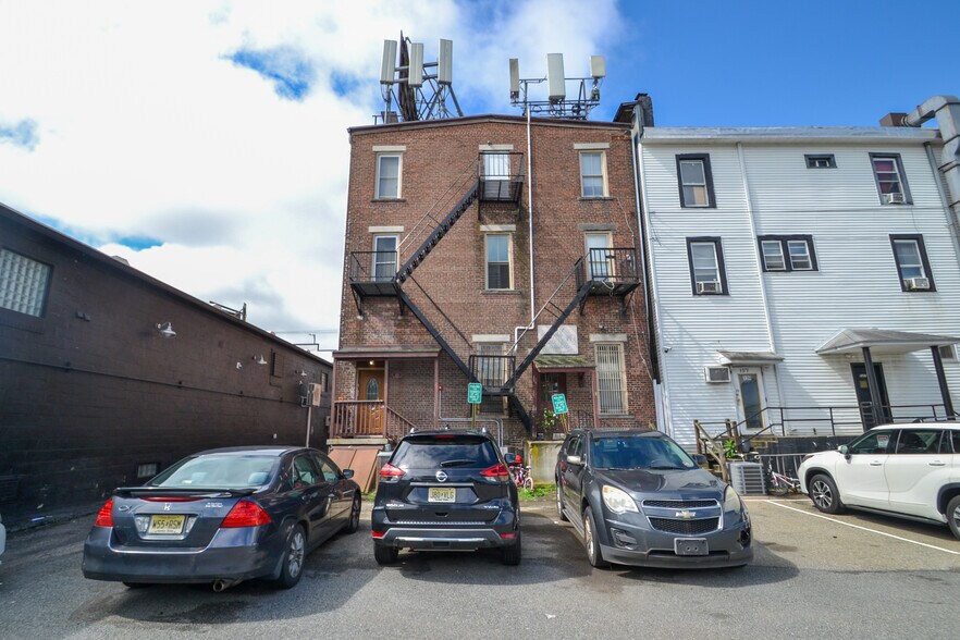 More Photos Of 141-143 Main St, Hackettstown Storefront Retail Residential For Sale