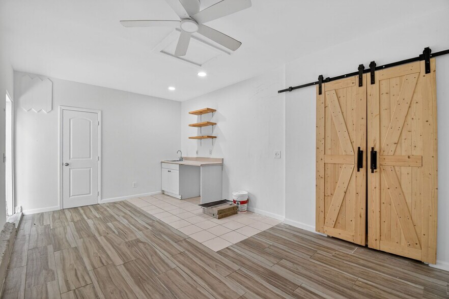 More Photos Of 220 SW 16th St, Dania Beach Office For Lease