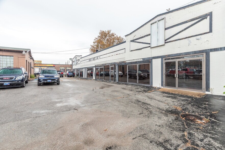 More Photos Of 3500 S Kingshighway Blvd, Saint Louis Auto Repair For Sale