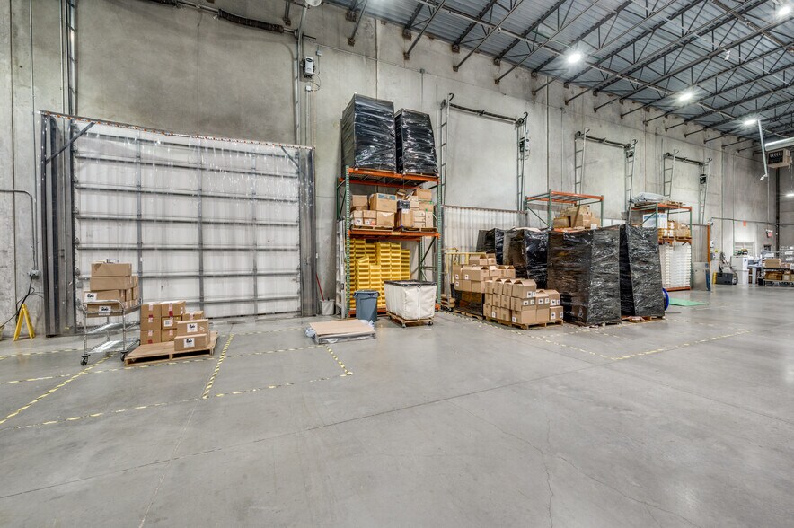 More Photos Of 1701 10th St, Plano Warehouse For Sale