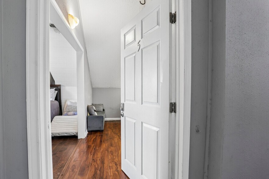 More Photos Of 421 Howard St, San Antonio Hospitality For Sale
