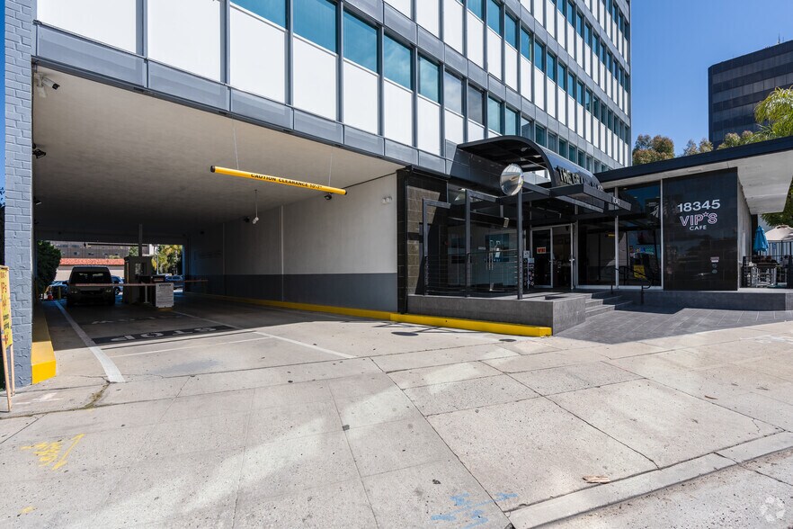 More Photos Of 18345 Ventura Blvd, Tarzana Medical For Lease