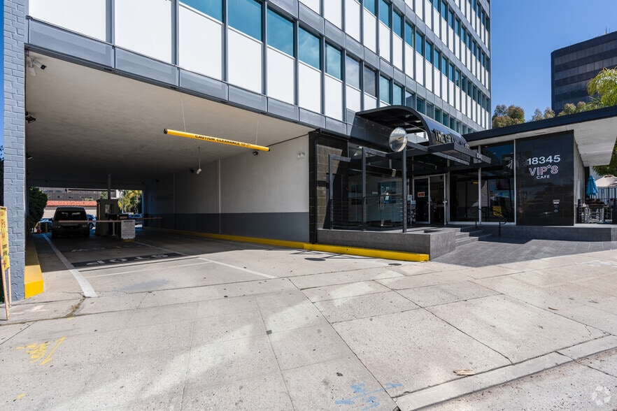 More Photos Of 18345 Ventura Blvd, Tarzana Office For Lease