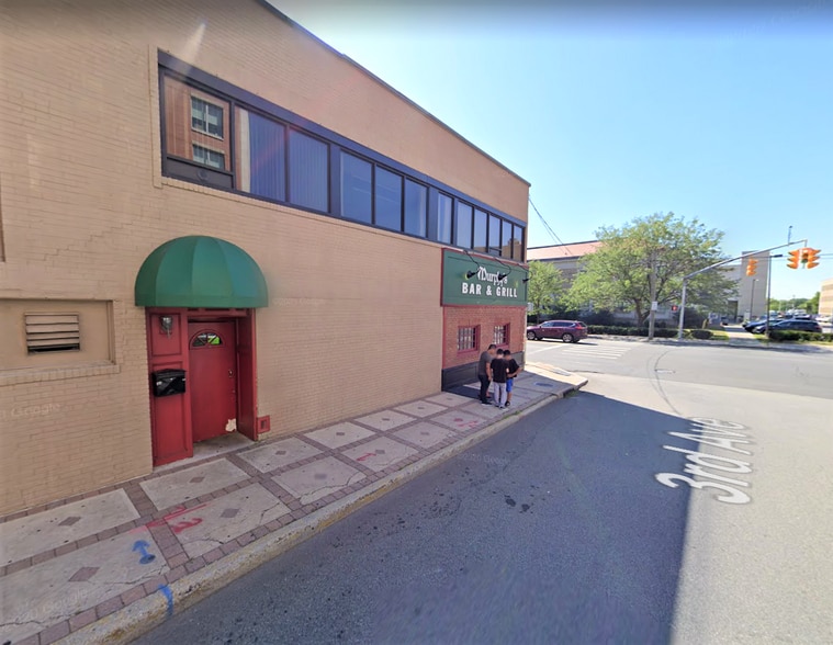 More Photos Of 228-234 Old Country Rd, Mineola Storefront Retail Office For Sale