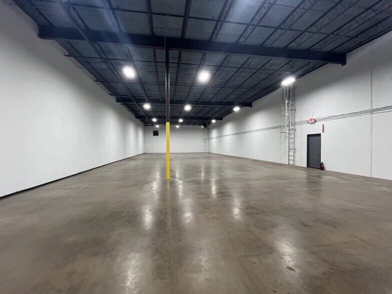 More Photos Of 4220-4232 Charter Ave, Oklahoma City Warehouse For Lease