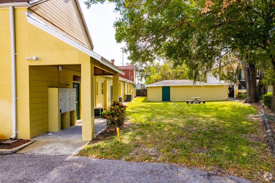 More Photos Of 13106 N Florida Ave, Tampa Unknown For Lease