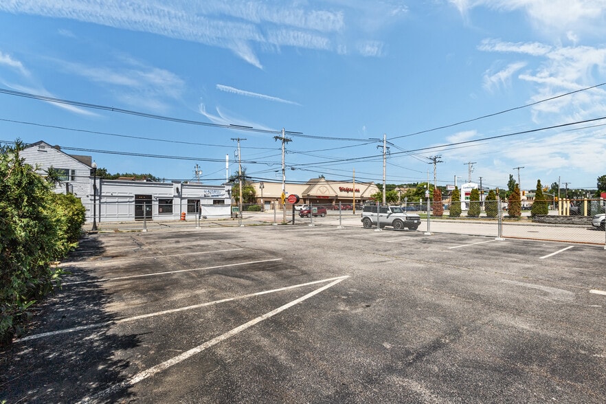 More Photos Of 1058 Charles St, North Providence Restaurant For Sale
