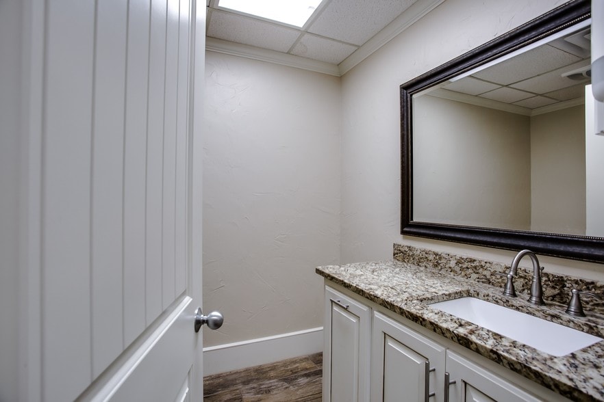 More Photos Of 6824 Wayne Ave, Lubbock Office For Lease