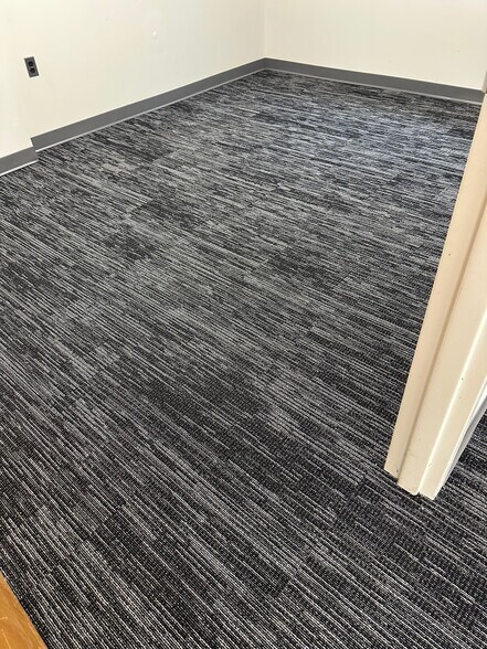 More Photos Of 2304-2306 Berlin Tpke, Newington Office For Lease