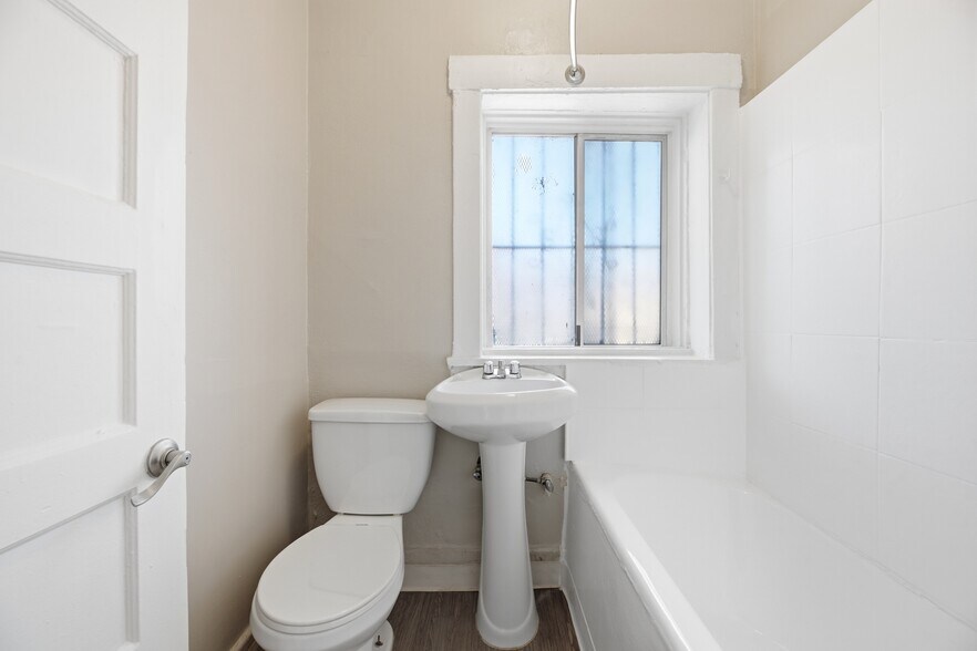 More Photos Of , Los Angeles Multifamily For Sale