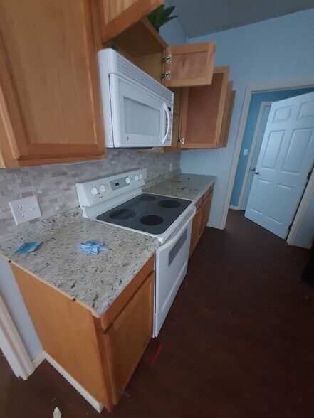 More Photos Of 500 Douglas St, Cuero Trailer Camper Park For Sale