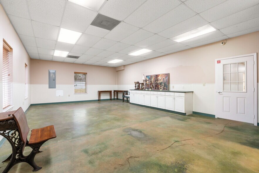 More Photos Of 2200 Sciaaca Rd, Spring Office For Sale