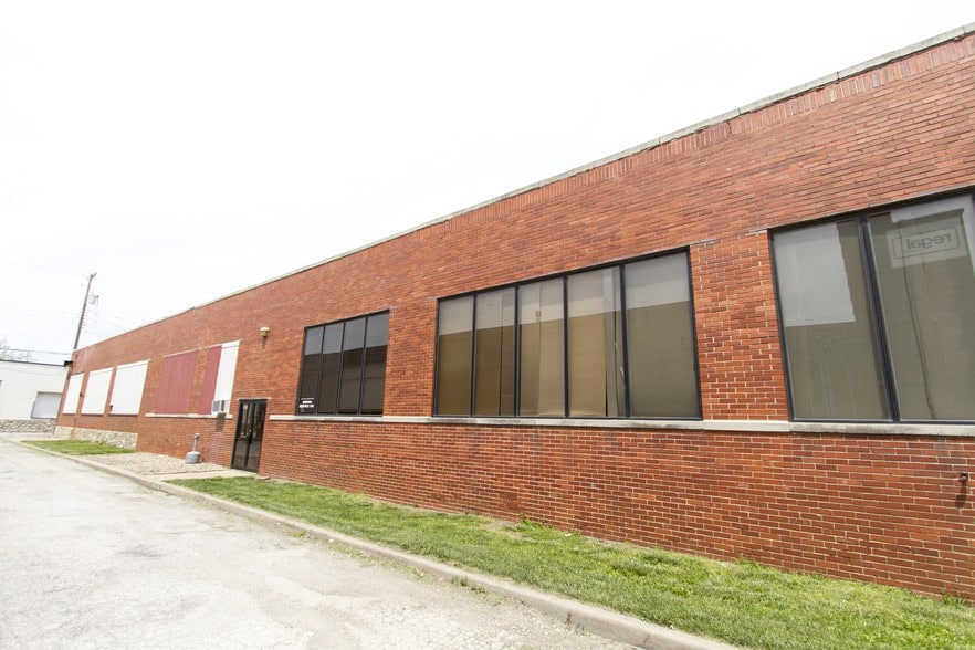 More Photos Of 1534 Burlington St, North Kansas City Warehouse For Lease