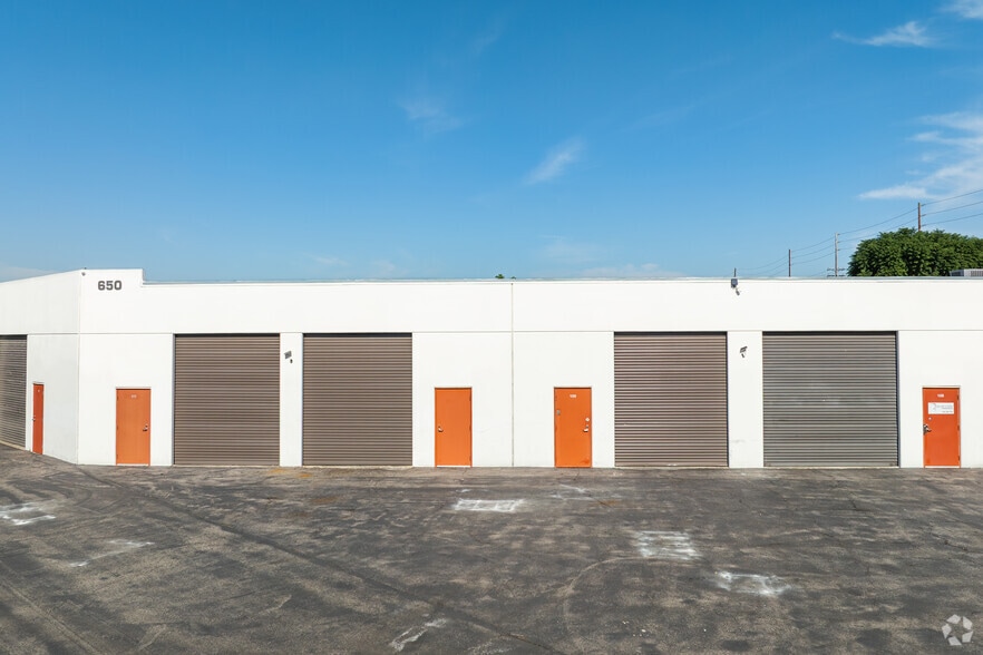 More Photos Of 600 S Grand Ave, Santa Ana Unknown For Lease