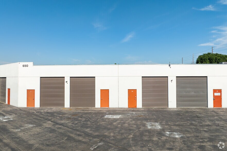 More Photos Of 600 S Grand Ave, Santa Ana Unknown For Lease
