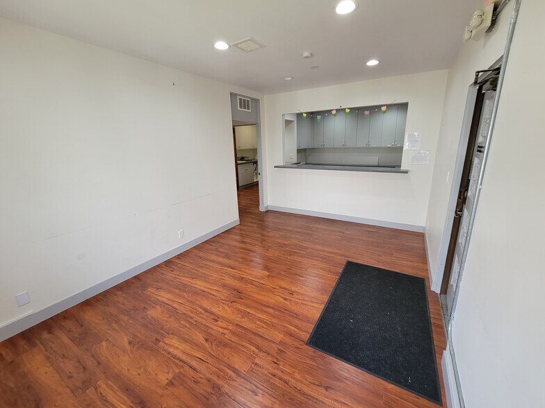 More Photos Of 3231 Waring Ct, Oceanside Medical For Sale
