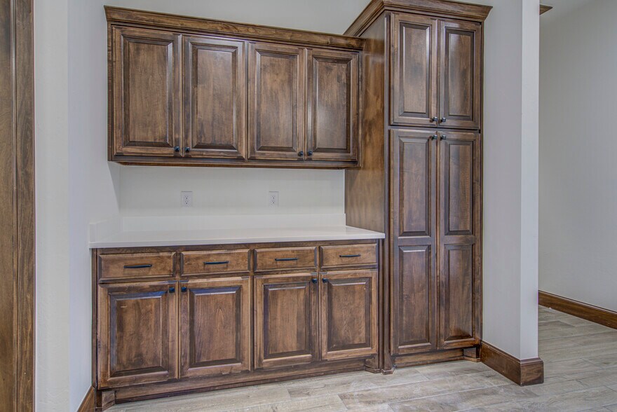 More Photos Of 1301 Magnolia Ct, Moore Office For Lease
