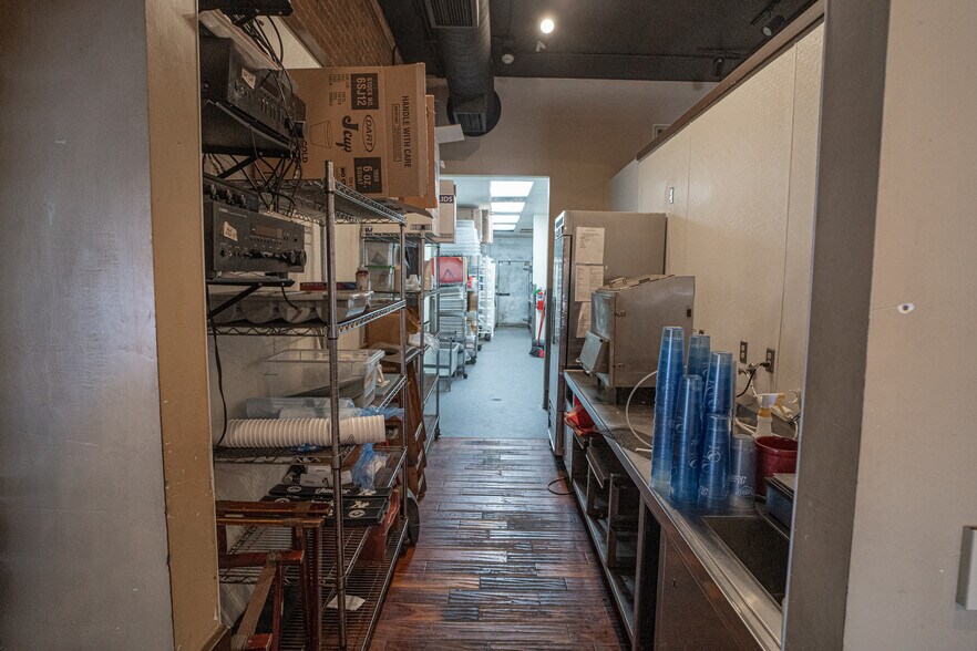 More Photos Of 406 South Ave, Springfield Storefront Retail Office For Lease