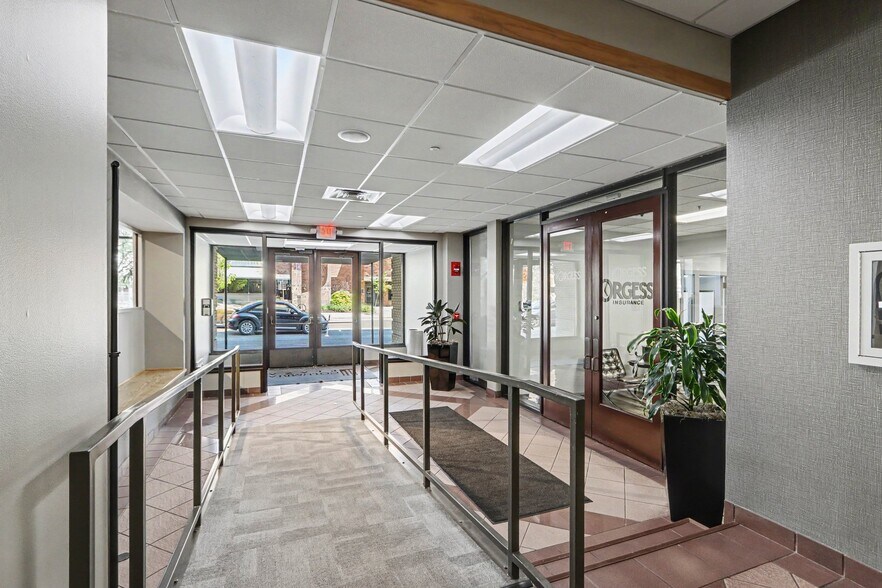 More Photos Of 350 E Michigan Ave, Kalamazoo Medical For Sale