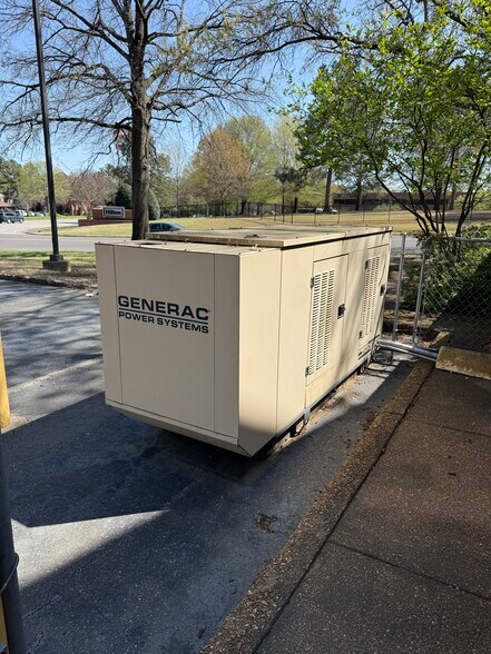 More Photos Of 710 Oakleaf Office Ln, Memphis Office Residential For Sale