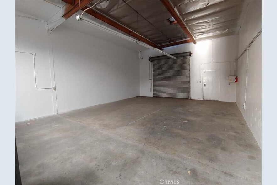 More Photos Of 2651 W Woodland Dr, Anaheim Manufacturing For Lease