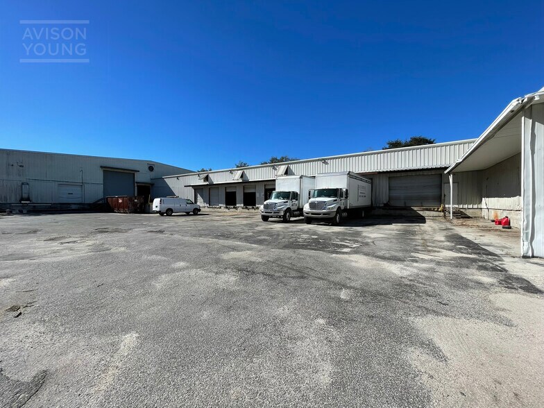 More Photos Of 1107 N Thomas Ave, Leesburg Warehouse For Lease