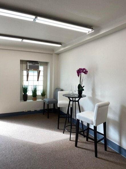 More Photos Of 327 S Fir St, Medford Warehouse For Sale
