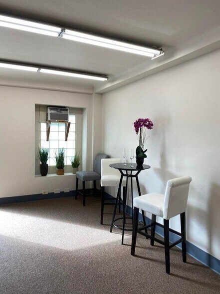 More Photos Of 327 S Fir St, Medford Warehouse For Sale