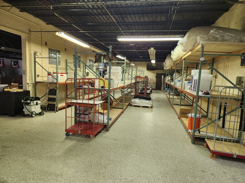 More Photos Of 2708-2714 S 9th Ave, Broadview Manufacturing For Sale