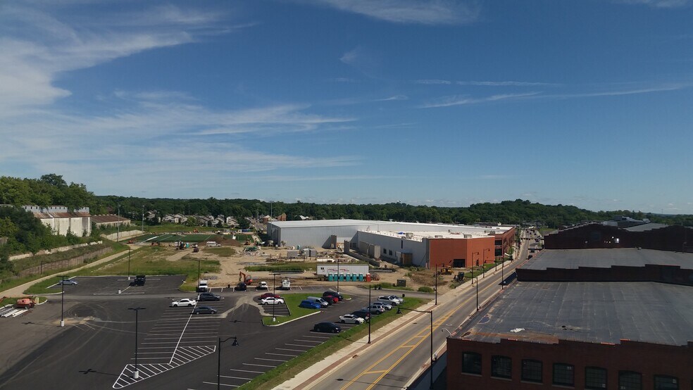 More Photos Of 601 N B St, Hamilton Sports And Entertainment For Lease