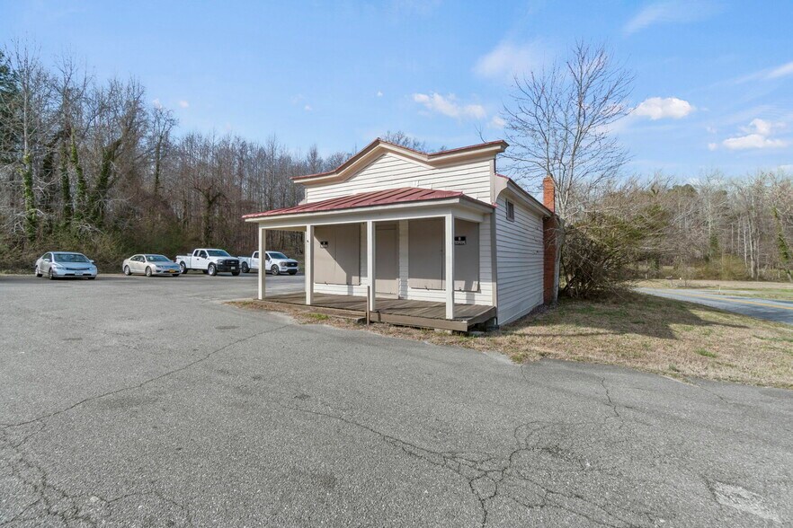 More Photos Of 10290 John Clayton Memorial Hwy, Gloucester Freestanding For Sale