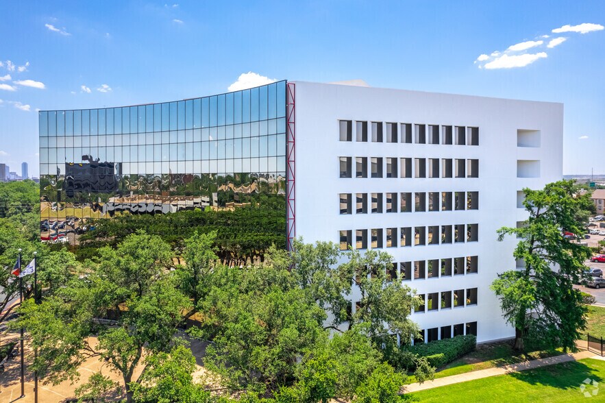 More Photos Of 7929 Brookriver Dr, Dallas Office For Lease