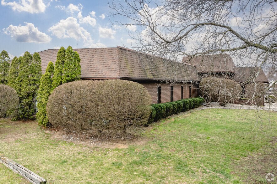 More Photos Of 4913 Harroun Rd, Sylvania Office For Lease