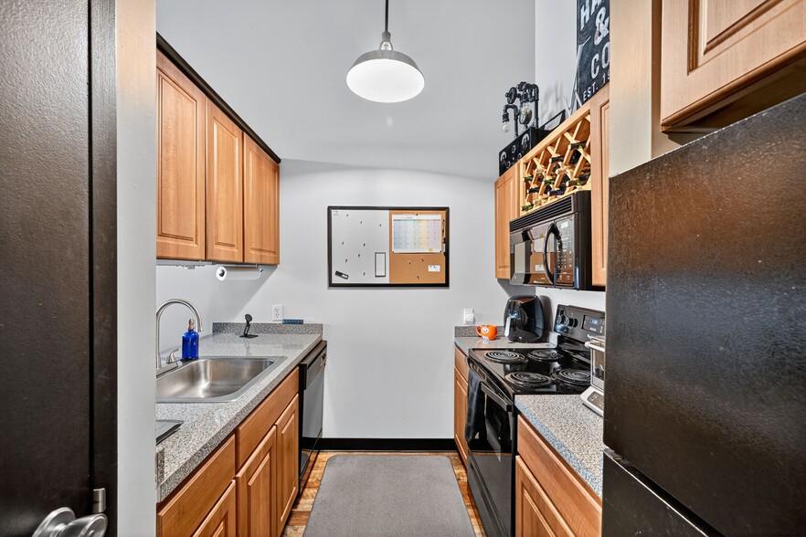 More Photos Of 155 S Poplar St, Elizabethtown Apartments For Sale