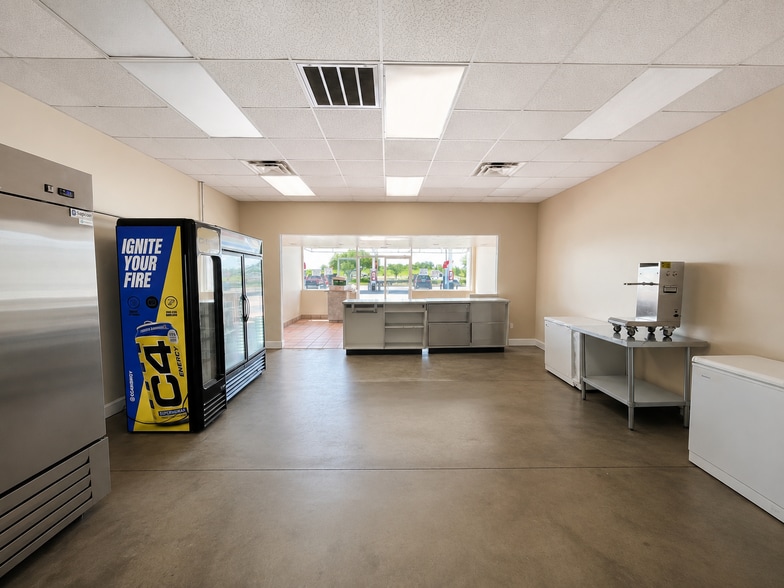 More Photos Of 1103 William D Fitch Pky, College Station Storefront For Lease
