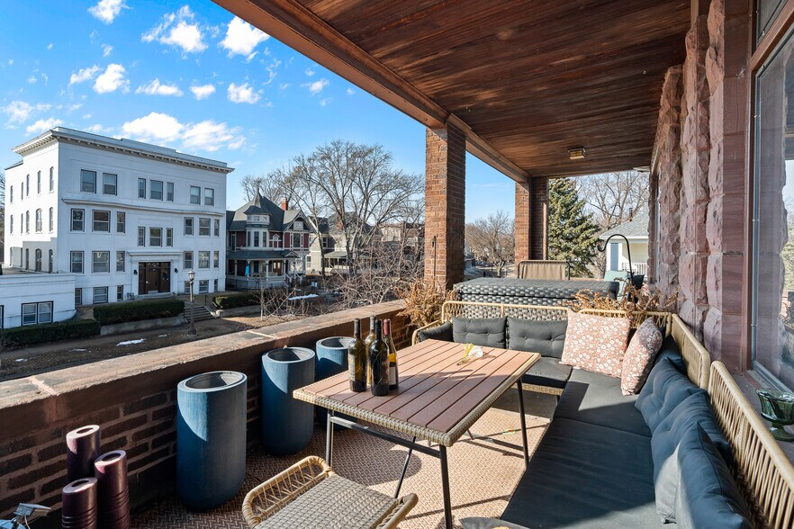 More Photos Of 583 Holly Ave, Saint Paul Apartments For Sale