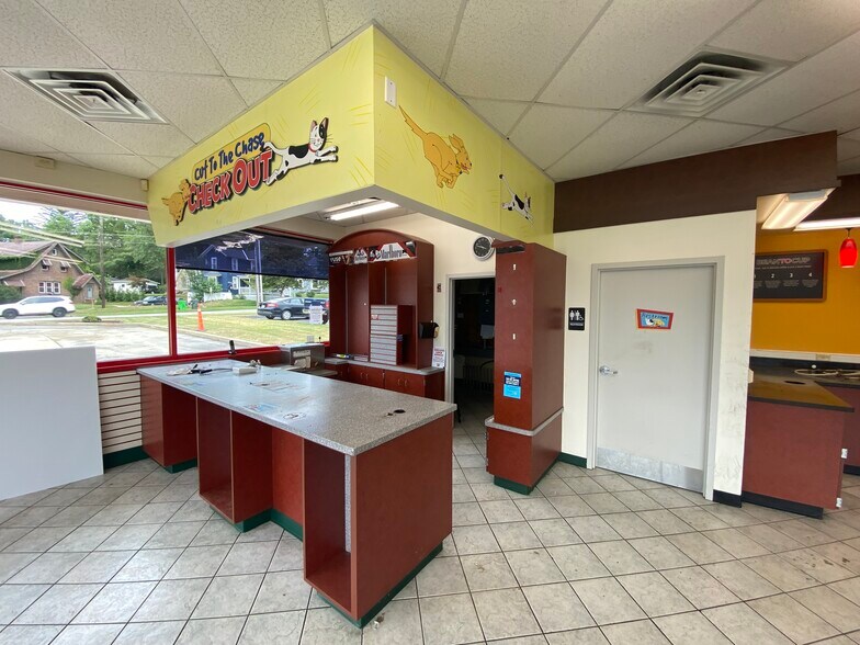 More Photos Of 516 W Liberty St, Wooster Service Station For Sale