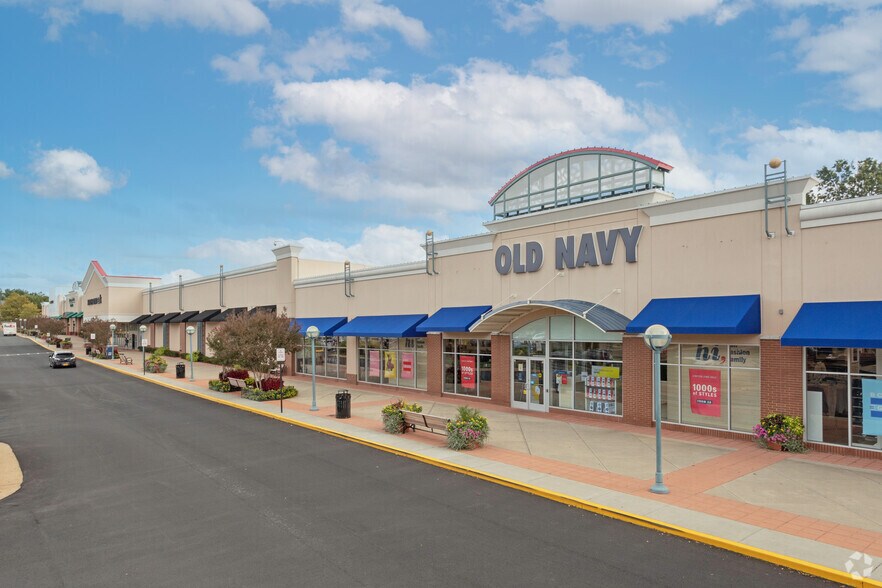 More Photos Of 12189-12239 Fair Lakes Promenade Dr, Fairfax Freestanding For Lease