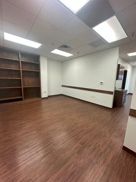 More Photos Of 7202 Slide Rd, Lubbock Medical For Sale