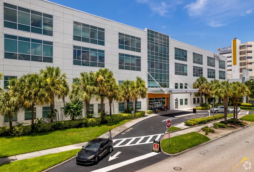 More Photos Of 625 6th Ave S, Saint Petersburg Medical For Lease