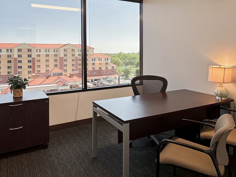 More Photos Of 7272 E Indian School Rd, Scottsdale Office For Lease