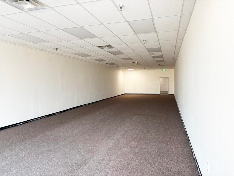 More Photos Of 613-619 N 13th St, Decatur General Retail For Lease